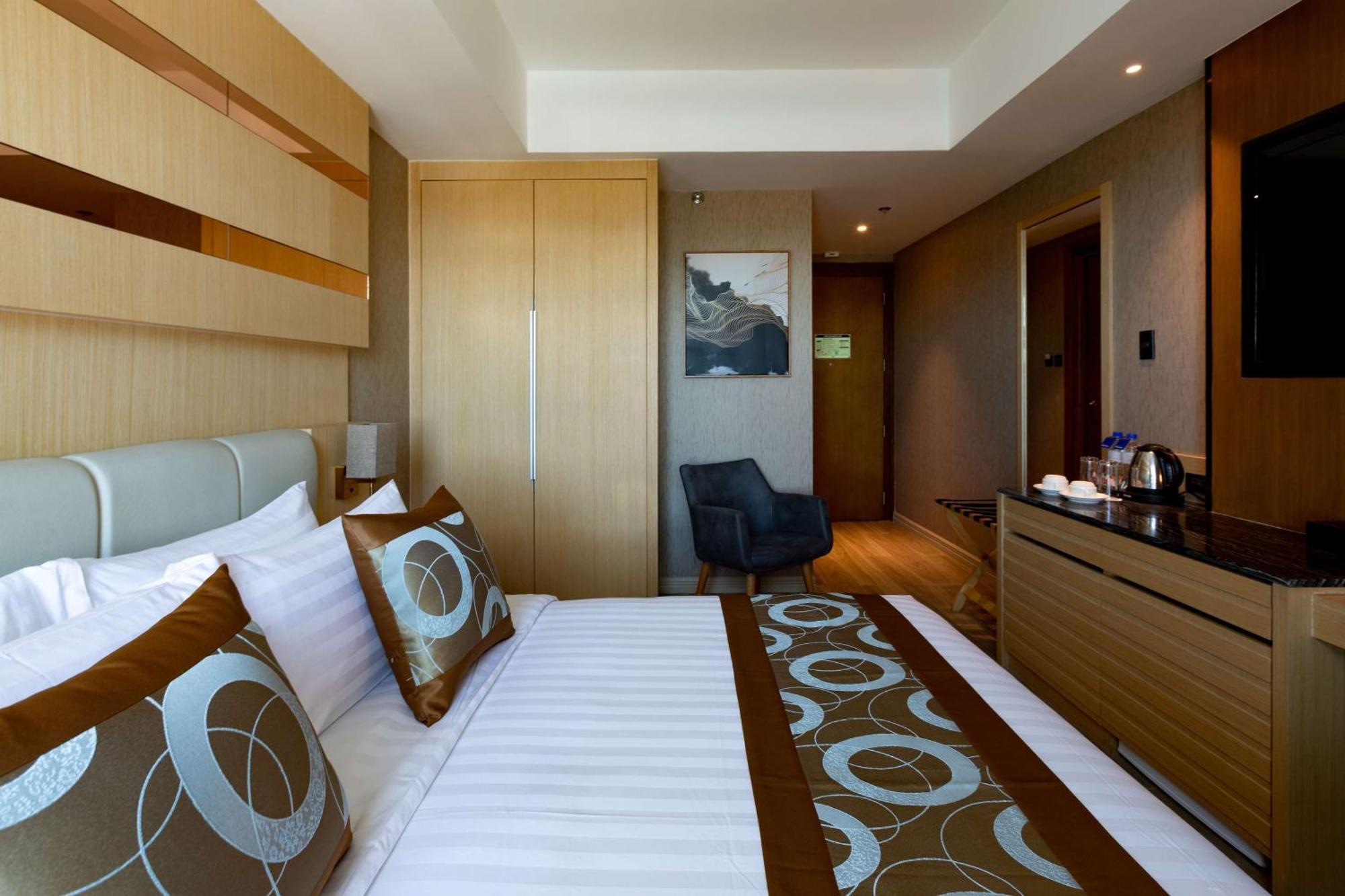 Best Western Plus Metro Clark Анхелес Екстериор снимка