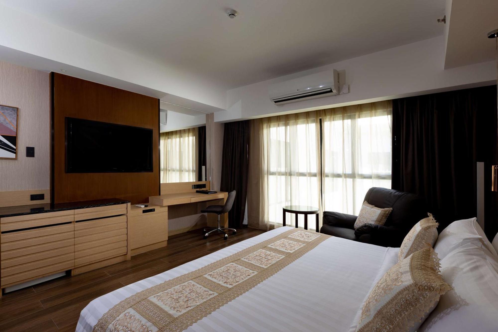 Best Western Plus Metro Clark Анхелес Екстериор снимка