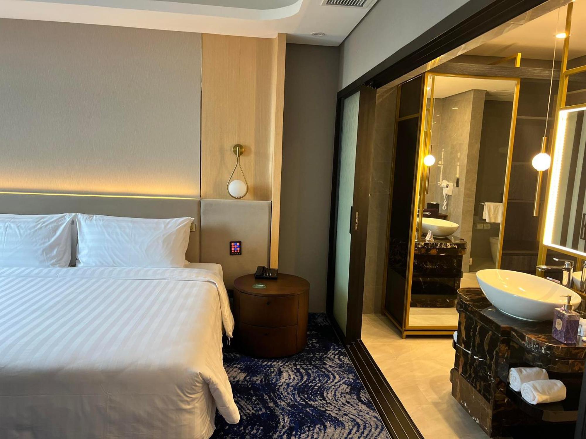 Best Western Plus Metro Clark Анхелес Екстериор снимка