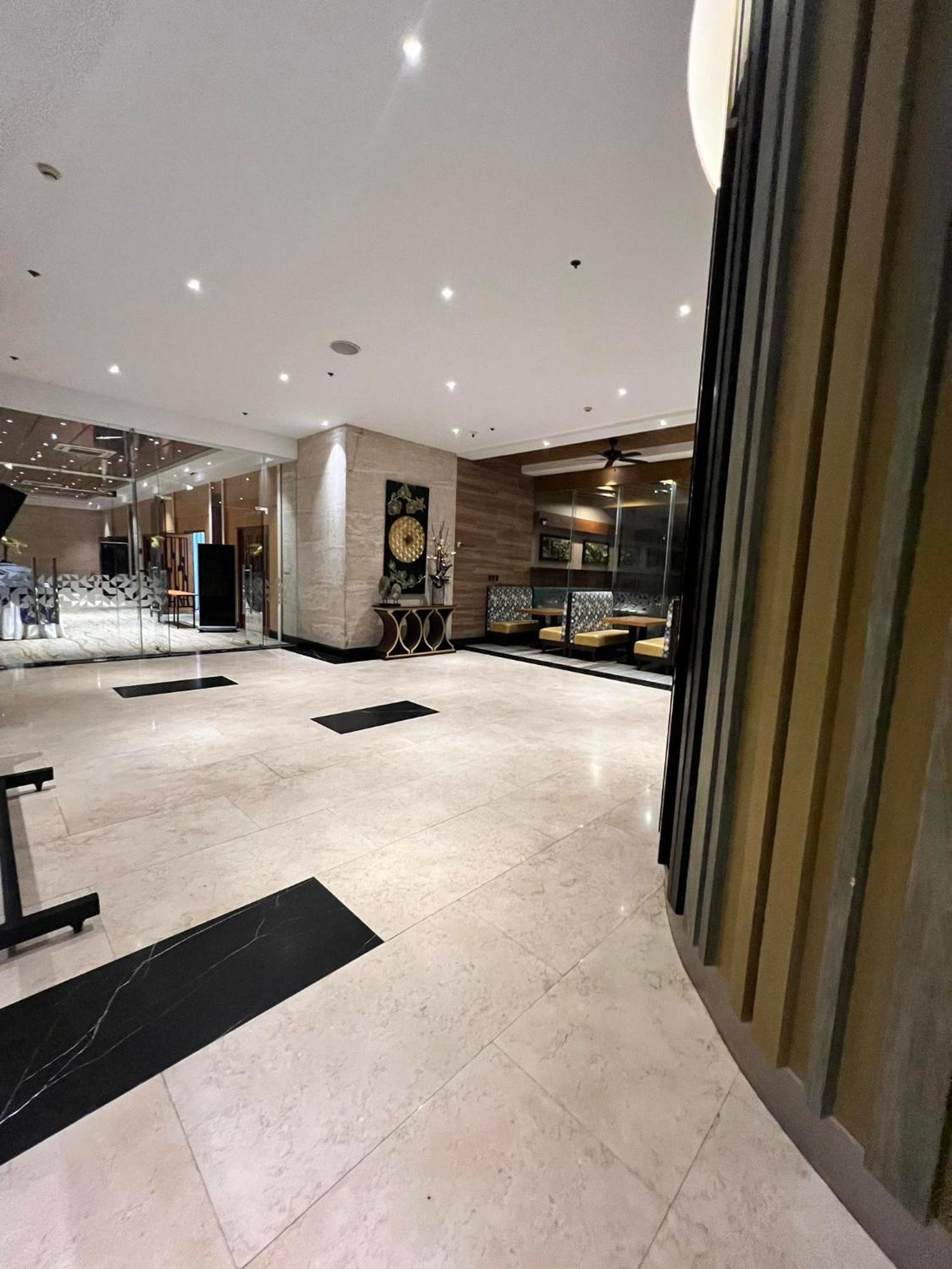 Best Western Plus Metro Clark Анхелес Екстериор снимка
