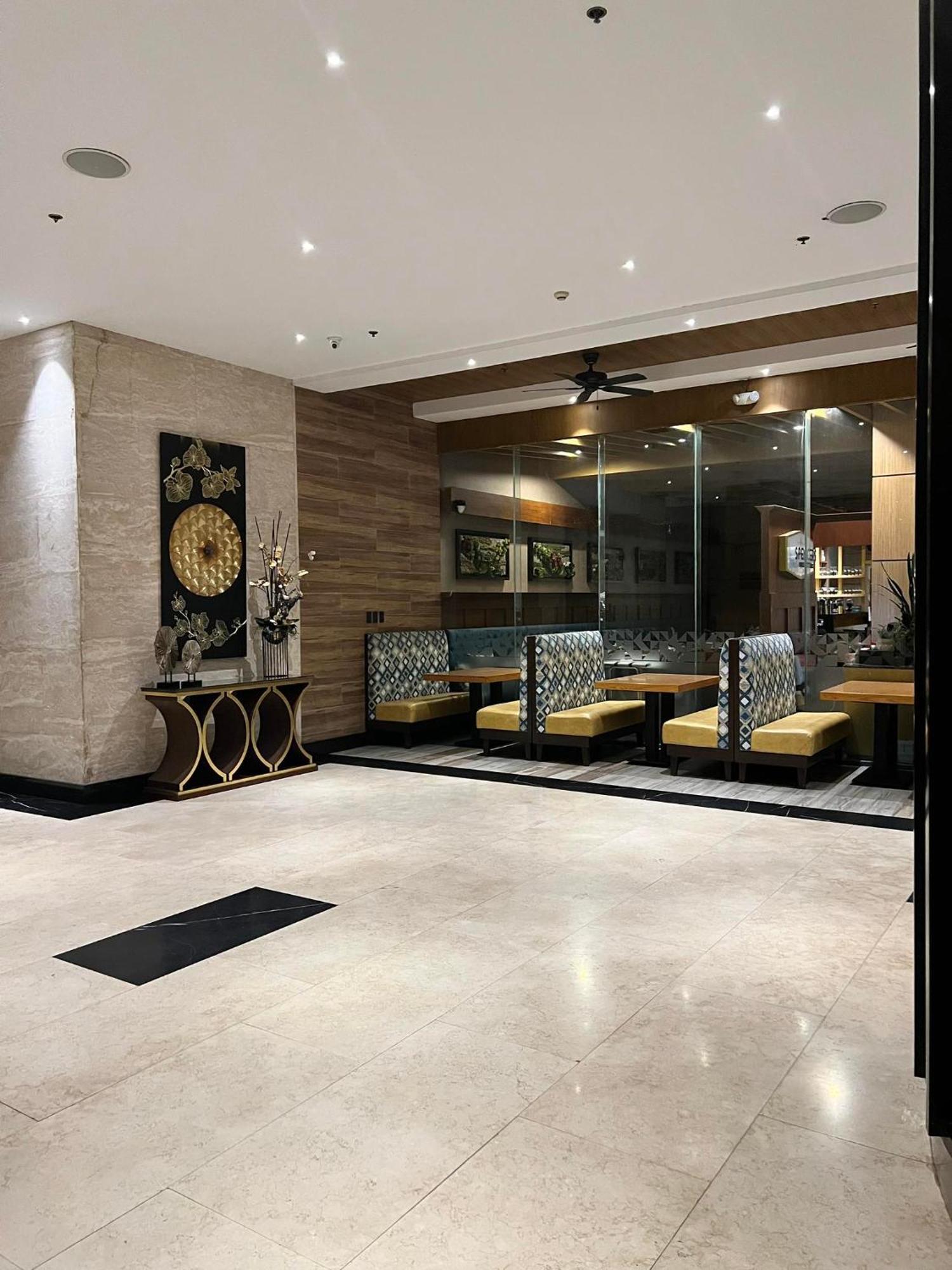 Best Western Plus Metro Clark Анхелес Екстериор снимка